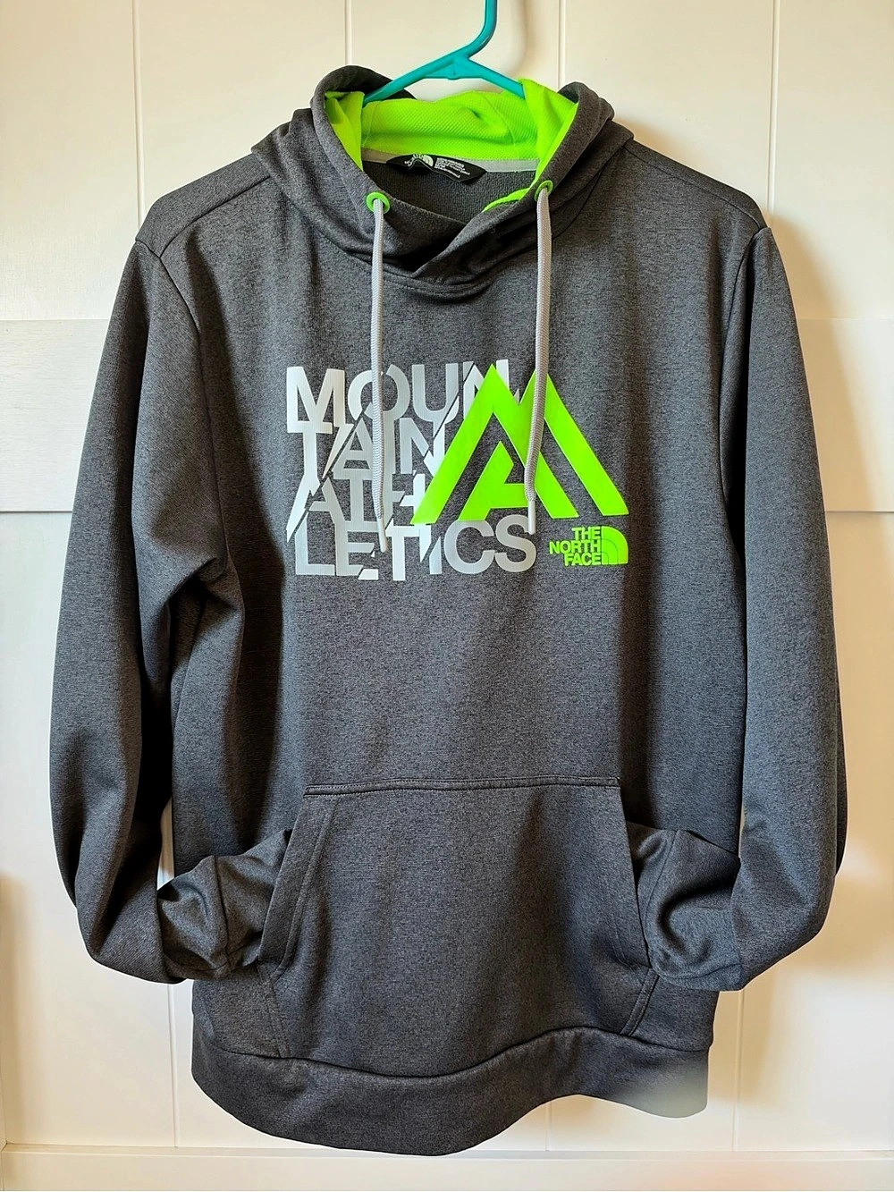 The North Face Mountain Athletics Pullover Hoodie Men's Medium